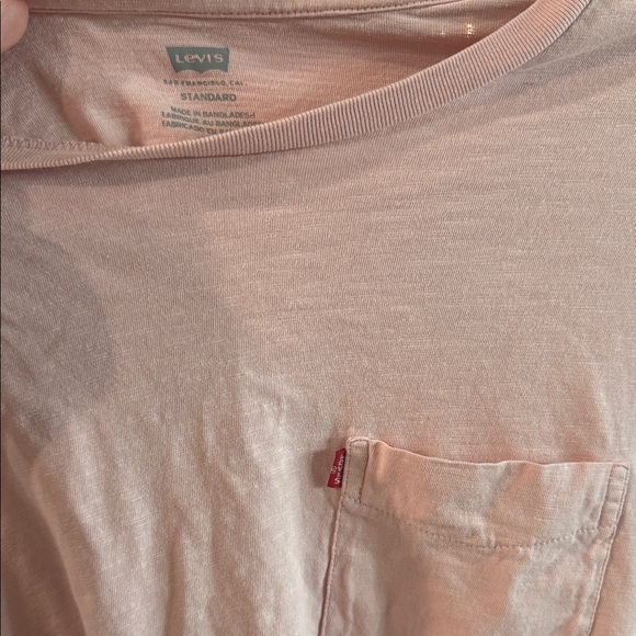 Levi’s Tee - Picture 2 of 2